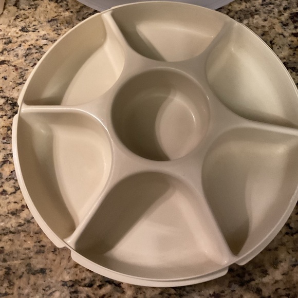 Large Tupperware Divided Veg & Dip Container Tray - Picture 2 of 6